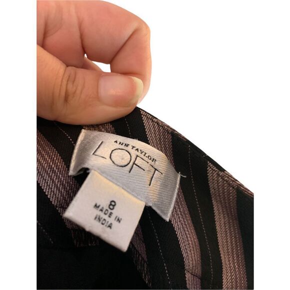 Loft Knee Length Pinstripe Skirt With Pockets Size 8 - Picture 3 of 3